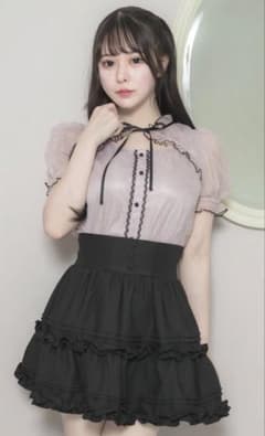 美品✨完売品 pium フロントボタンレースケープブラウス ピンクのサムネイル