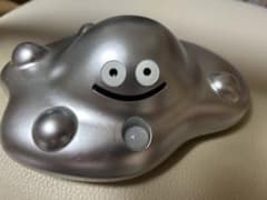H*u様 ドラゴンクエスト はぐれメタル センサー付き逃げ出す！フィギュアのサムネイル