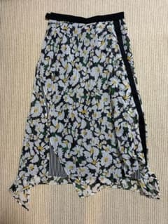 AKIRA NAKA 花柄スカート ロングスカートのサムネイル