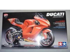 TAMIYA 1/12 DUCATI DESMOSEDICI No.101 - メルカリ