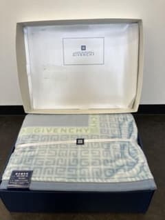 新品未使用 ジバンシー 新合織毛布 140x200 アクリル100% - メルカリ