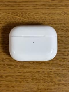 Apple AirPods Pro 充電ケース ホワイトのサムネイル