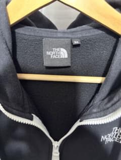 THE NORTH FACE ブラックパーカー Mのサムネイル