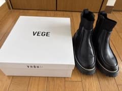 VEGE サイドゴアブーツ ブラックのサムネイル