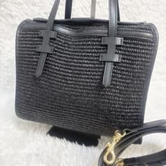 IACUCCIイアクッチ ストロー素材 ハンドバッグ 2way 黒 かご IACUCCIイアクッチ ストロー素材 ハンドバッグ 2way 黒 かご - メルカリ
