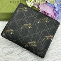 美品✨️グッチ 二つ折り財布 タイガー GGスプリーム PVC レザー