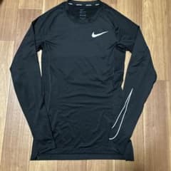 美品　ナイキ　アンダーシャツ　Sサイズのサムネイル