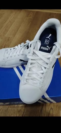 未使用近いPuma ホワイト スニーカー　27.5のサムネイル