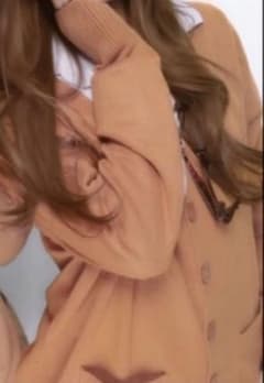 制服 茶色セーターのサムネイル