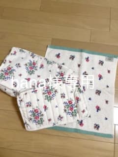 ★ Laura Ashley ★ポーチ×2とタオルハンカチのサムネイル