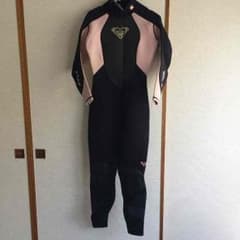 cahr様専用☆ロキシーウェットスーツのサムネイル