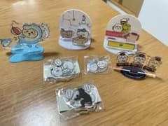 ちいかわ アクリルスタンドとチャームセットのサムネイル
