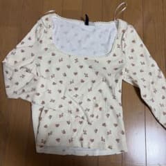 H&M トップス　花柄のサムネイル