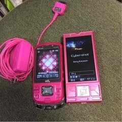 中古au スライド式携帯❣️ソニーサイバーショット❗️のサムネイル