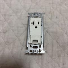 Panasonic 15A・20A兼用接地コンセントのサムネイル
