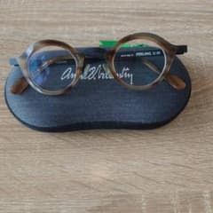 Anne et Valentin メガネのサムネイル