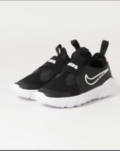 新品タグ付き　NIKE　フレックスランナー　22㎝のサムネイル