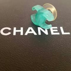 Janet様専用♡正規品CHANELクリアピアス 片耳用のサムネイル