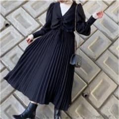 moyumoyu シャーリングワンピースのサムネイル