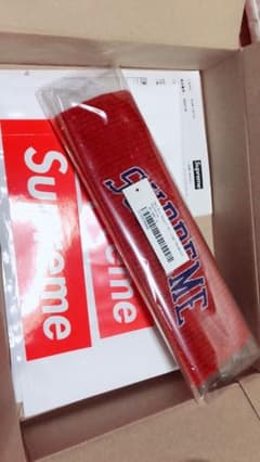 週末値下げ☆Supreme×NEWERA  レッド 新品未使用 ヘアバンドのサムネイル