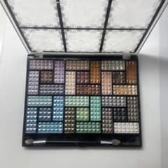 Dolly Angel 30 COLORS EYESHADOW PALETTEのサムネイル