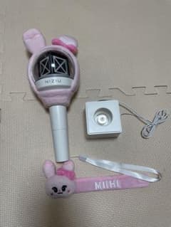 NiziU ペンライト　ピョンピョン　ぴょんぴょん NiziU ペンライト ピョンピョン ぴょんぴょん - メルカリ