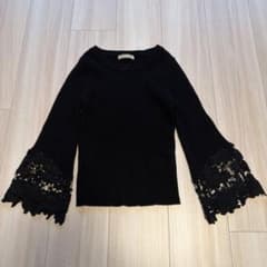 BE RADIANCE ブラック ニット 長袖 花柄レース袖のサムネイル