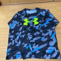 アンダーアーマー　長袖Tシャツのサムネイル