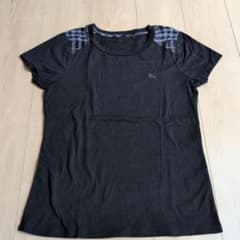黒のチェック柄Tシャツのサムネイル