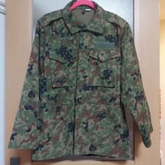 ミリタリー　陸上自衛隊式の迷彩戦闘服上下のサムネイル