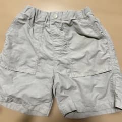 ユニクロ　撥水ショートパンツ　120 ベージュ　オフホワイトのサムネイル