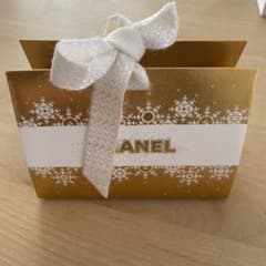 CHANEL クリスマスギフトボックスのサムネイル