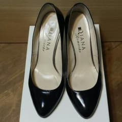 エナメルパンプス  DIANAのサムネイル