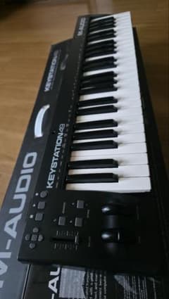 ヴ*バ様 M-AUDIO Keystation 49 MIDIキーボード 本体のサムネイル