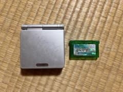 Nintendo ゲームボーイアドバンスSP + エメラルドのサムネイル