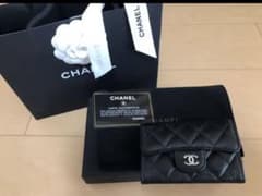 【CHANEL】クラシックフラップカードケース　キャビアスキン　シルバー金具のサムネイル