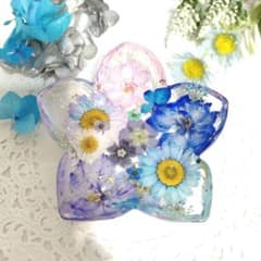 No.156 カーネーション＆小花のハート型トレイ♡固まるハーバリウム ☆SALE☆ブルー＆ほんのりピンク系お花型トレイ♡固まるハーバリウム