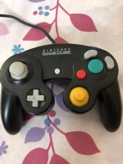 ゲームキューブコントローラーのサムネイル