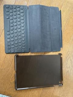 Apple純正 iPad Smart Keyboard A1829 背面カバー付のサムネイル