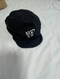 値下げ！猫刺繍 黒キャップ　CAP 帽子のサムネイル