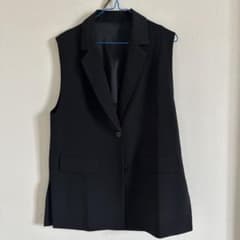 最終値下げ❗️新品❗️襟付きジレ　【カフネ】のサムネイル
