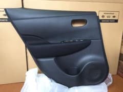 日産LEAF ZE1 ドア内張 未使用 左後（黒）のサムネイル