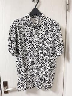 Quiksilver 半袖シャツ 花柄 モノトーンのサムネイル