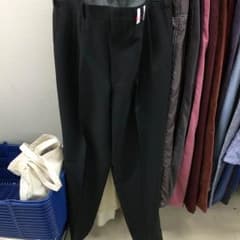 テパードワイドスラックス 黒 ワイドパンツのサムネイル