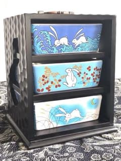 遊山箱】鎌倉彫徳島工芸品 3段重ね重箱 うさぎデザイン - メルカリ