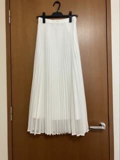 【新品】ルーニィ　プリーツスカート　白のサムネイル