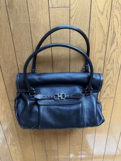 フェラガモ　FERRAGAMO 黒 レザー ハンドバッグのサムネイル