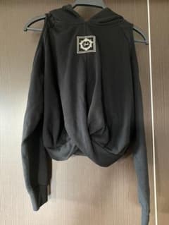 Rady ショート丈 ショルダーカット フード付き トップスのサムネイル