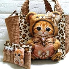 黒*こ様 くまサン着ぐるみねこ☆大きめころりんポーチ　ヒョウ柄　ヌビキルト　トラ 黒*こ様 くまサン着ぐるみねこ☆大きめころりんポーチ ヒョウ柄