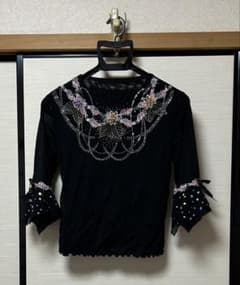 ブラック 花柄刺繍 ビーズ装飾 トップス